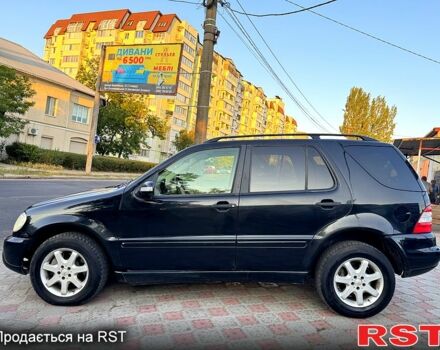 Чорний Мерседес МЛ класс, об'ємом двигуна 2.7 л та пробігом 300 тис. км за 4400 $, фото 5 на Automoto.ua