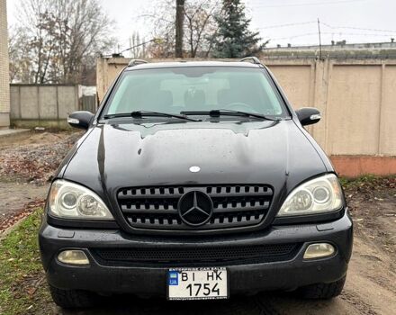 Черный Мерседес МЛ класс, объемом двигателя 3.7 л и пробегом 270 тыс. км за 8999 $, фото 3 на Automoto.ua