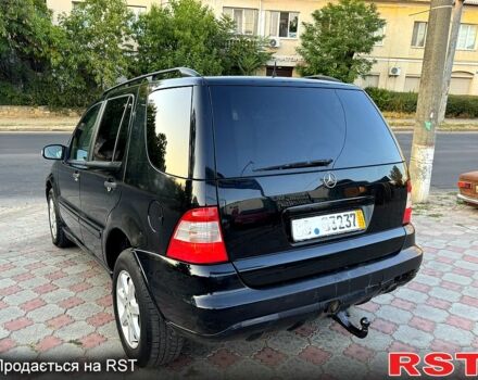 Чорний Мерседес МЛ класс, об'ємом двигуна 2.7 л та пробігом 300 тис. км за 4400 $, фото 2 на Automoto.ua