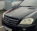 Черный Мерседес МЛ класс, объемом двигателя 3.5 л и пробегом 344 тыс. км за 8500 $, фото 1 на Automoto.ua
