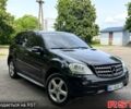 Черный Мерседес МЛ класс, объемом двигателя 3 л и пробегом 400 тыс. км за 8700 $, фото 1 на Automoto.ua