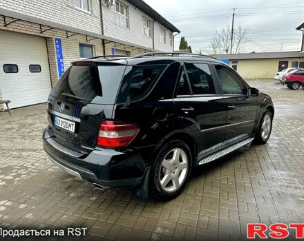 Чорний Мерседес ML-Class, об'ємом двигуна 5 л та пробігом 300 тис. км за 12000 $, фото 3 на Automoto.ua