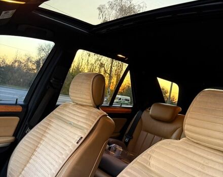 Черный Мерседес МЛ класс, объемом двигателя 3.5 л и пробегом 360 тыс. км за 12000 $, фото 9 на Automoto.ua