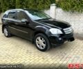 Черный Мерседес МЛ класс, объемом двигателя 3.5 л и пробегом 289 тыс. км за 7200 $, фото 1 на Automoto.ua