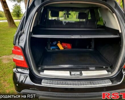 Черный Мерседес МЛ класс, объемом двигателя 3 л и пробегом 475 тыс. км за 10500 $, фото 5 на Automoto.ua