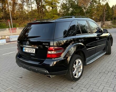 Черный Мерседес МЛ класс, объемом двигателя 3.5 л и пробегом 360 тыс. км за 12000 $, фото 1 на Automoto.ua