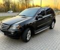 Черный Мерседес МЛ класс, объемом двигателя 3.5 л и пробегом 360 тыс. км за 12000 $, фото 11 на Automoto.ua