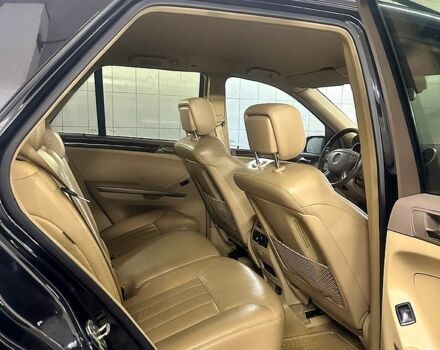 Черный Мерседес МЛ класс, объемом двигателя 3.5 л и пробегом 241 тыс. км за 9800 $, фото 11 на Automoto.ua