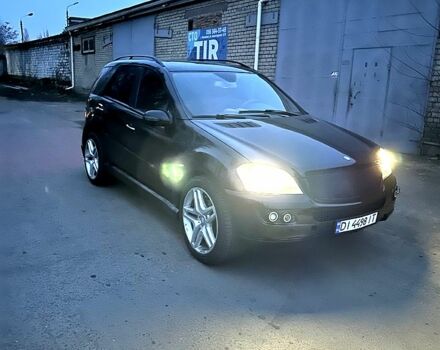 Чорний Мерседес ML-Class, об'ємом двигуна 3.5 л та пробігом 385 тис. км за 7000 $, фото 1 на Automoto.ua