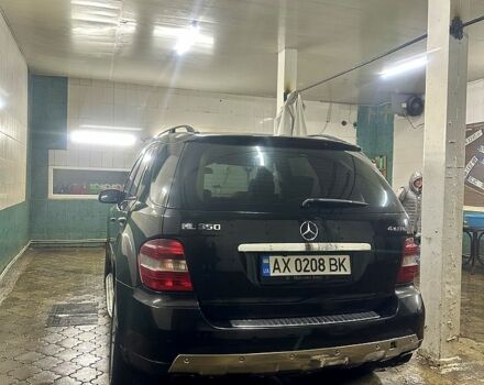 Черный Мерседес МЛ класс, объемом двигателя 3.5 л и пробегом 241 тыс. км за 9800 $, фото 3 на Automoto.ua