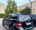 Черный Мерседес МЛ класс, объемом двигателя 3.5 л и пробегом 203 тыс. км за 9999 $, фото 2 на Automoto.ua