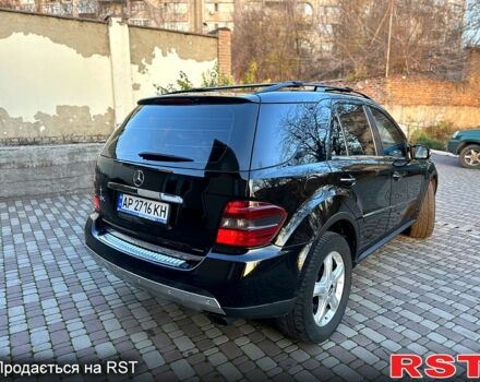 Черный Мерседес МЛ класс, объемом двигателя 3.5 л и пробегом 230 тыс. км за 7500 $, фото 2 на Automoto.ua