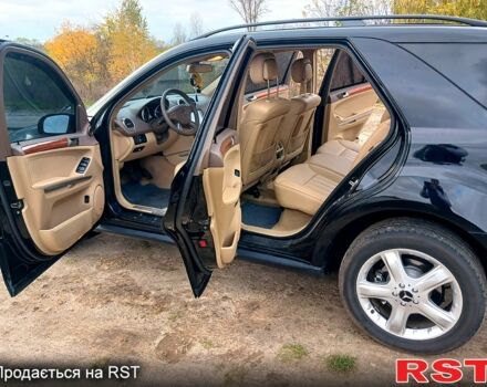 Черный Мерседес МЛ класс, объемом двигателя 3.5 л и пробегом 234 тыс. км за 13500 $, фото 6 на Automoto.ua