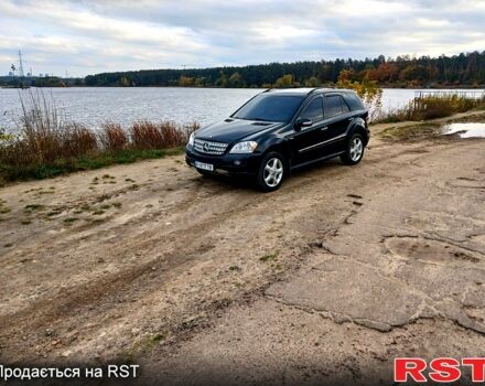 Черный Мерседес МЛ класс, объемом двигателя 3.5 л и пробегом 234 тыс. км за 13500 $, фото 2 на Automoto.ua