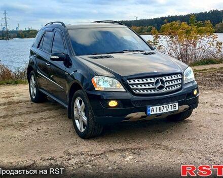 Черный Мерседес МЛ класс, объемом двигателя 3.5 л и пробегом 234 тыс. км за 13500 $, фото 1 на Automoto.ua