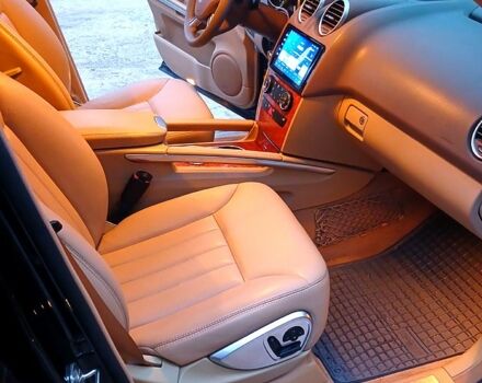 Черный Мерседес МЛ класс, объемом двигателя 3.5 л и пробегом 234 тыс. км за 13500 $, фото 11 на Automoto.ua