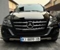 Черный Мерседес МЛ класс, объемом двигателя 5.5 л и пробегом 275 тыс. км за 14500 $, фото 9 на Automoto.ua