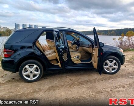 Черный Мерседес МЛ класс, объемом двигателя 3.5 л и пробегом 234 тыс. км за 13500 $, фото 5 на Automoto.ua