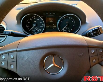 Черный Мерседес МЛ класс, объемом двигателя 3.5 л и пробегом 234 тыс. км за 13500 $, фото 13 на Automoto.ua