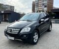 Черный Мерседес МЛ класс, объемом двигателя 3.5 л и пробегом 158 тыс. км за 12500 $, фото 1 на Automoto.ua