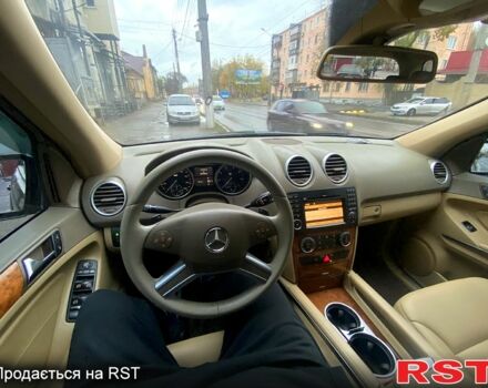 Черный Мерседес МЛ класс, объемом двигателя 3.5 л и пробегом 204 тыс. км за 10200 $, фото 11 на Automoto.ua