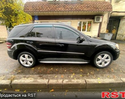 Черный Мерседес МЛ класс, объемом двигателя 3.5 л и пробегом 204 тыс. км за 10200 $, фото 6 на Automoto.ua