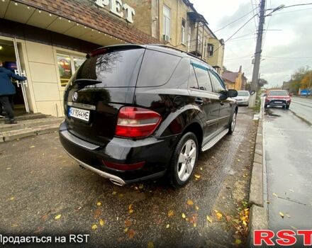 Черный Мерседес МЛ класс, объемом двигателя 3.5 л и пробегом 204 тыс. км за 10200 $, фото 4 на Automoto.ua