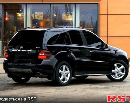 Черный Мерседес МЛ класс, объемом двигателя 3 л и пробегом 153 тыс. км за 12850 $, фото 1 на Automoto.ua