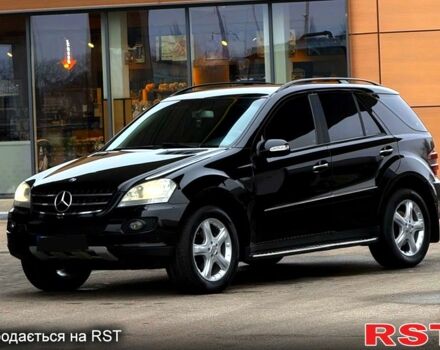 Черный Мерседес МЛ класс, объемом двигателя 3 л и пробегом 153 тыс. км за 12850 $, фото 2 на Automoto.ua