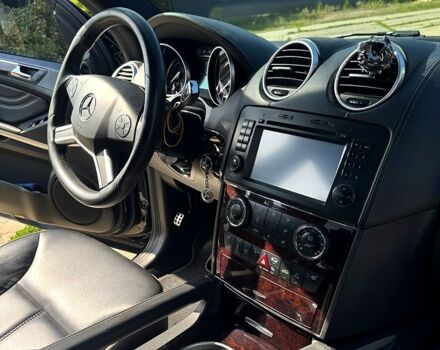 Черный Мерседес МЛ класс, объемом двигателя 3 л и пробегом 165 тыс. км за 18200 $, фото 10 на Automoto.ua