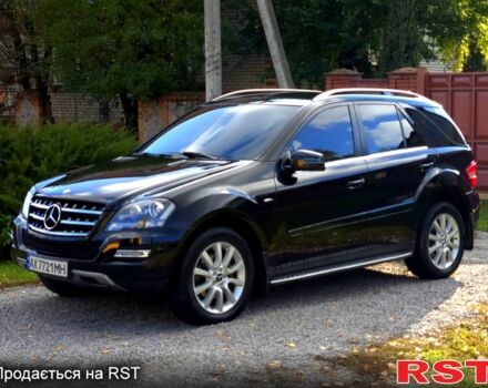 Черный Мерседес МЛ класс, объемом двигателя 3 л и пробегом 165 тыс. км за 18200 $, фото 6 на Automoto.ua