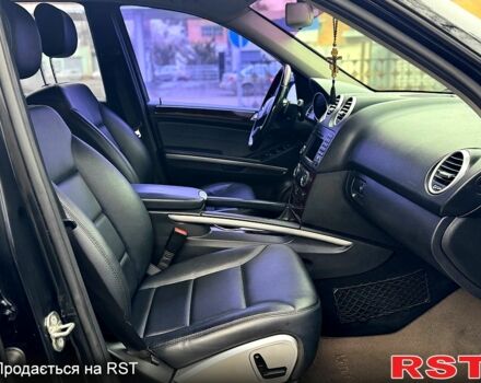 Черный Мерседес МЛ класс, объемом двигателя 3 л и пробегом 275 тыс. км за 12500 $, фото 8 на Automoto.ua