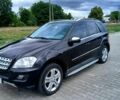 Черный Мерседес МЛ класс, объемом двигателя 3.5 л и пробегом 138 тыс. км за 17000 $, фото 1 на Automoto.ua