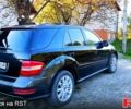 Чорний Мерседес ML-Class, об'ємом двигуна 3 л та пробігом 286 тис. км за 14500 $, фото 3 на Automoto.ua