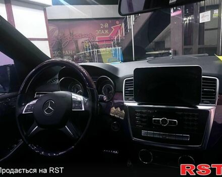 Черный Мерседес МЛ класс, объемом двигателя 3 л и пробегом 178 тыс. км за 28000 $, фото 2 на Automoto.ua