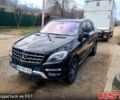 Черный Мерседес МЛ класс, объемом двигателя 2.1 л и пробегом 300 тыс. км за 18000 $, фото 1 на Automoto.ua