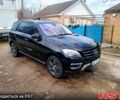 Черный Мерседес МЛ класс, объемом двигателя 2.1 л и пробегом 300 тыс. км за 18000 $, фото 3 на Automoto.ua