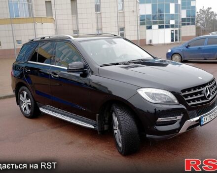 Чорний Мерседес МЛ класс, об'ємом двигуна 3 л та пробігом 255 тис. км за 25000 $, фото 6 на Automoto.ua