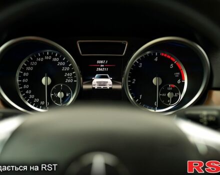 Чорний Мерседес МЛ класс, об'ємом двигуна 3 л та пробігом 255 тис. км за 25000 $, фото 8 на Automoto.ua