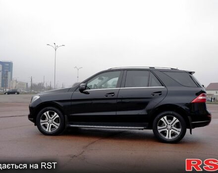 Чорний Мерседес МЛ класс, об'ємом двигуна 3 л та пробігом 255 тис. км за 25000 $, фото 4 на Automoto.ua