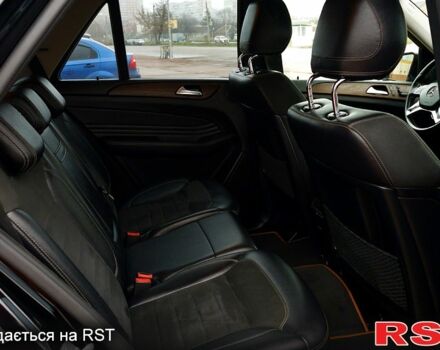 Чорний Мерседес МЛ класс, об'ємом двигуна 3 л та пробігом 255 тис. км за 25000 $, фото 13 на Automoto.ua