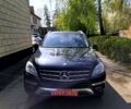 Черный Мерседес МЛ класс, объемом двигателя 3 л и пробегом 142 тыс. км за 25999 $, фото 1 на Automoto.ua