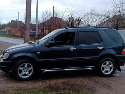 Черный Мерседес МЛ класс, объемом двигателя 2.3 л и пробегом 0 тыс. км за 5300 $, фото 1 на Automoto.ua