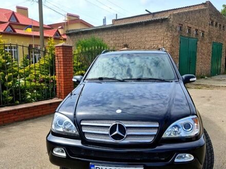 Мерседес ML-Class 2004 у Белгород-Днестровском на Automoto.ua Чорний Мерседес ML-Class, об'ємом двигуна 3.5 л та пробігом 280 тис. км за 8200 $, фото 1 на Automoto.ua