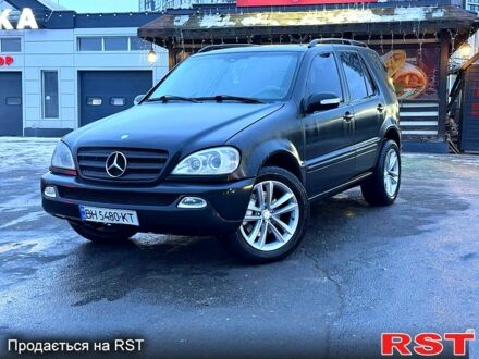 Чорний Мерседес МЛ класс, об'ємом двигуна 2.7 л та пробігом 0 тис. км за 9000 $, фото 1 на Automoto.ua