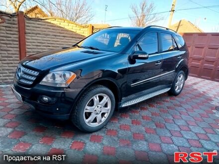 Мерседес МЛ класс 2007 в Харькове на Automoto.ua Черный Мерседес МЛ класс, объемом двигателя 3.5 л и пробегом 198 тыс. км за 10700 $, фото 1 на Automoto.ua
