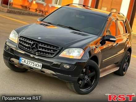 Мерседес МЛ класс 2007 в Смеле на Automoto.ua Черный Мерседес МЛ класс, объемом двигателя 3.5 л и пробегом 181 тыс. км за 13800 $, фото 1 на Automoto.ua