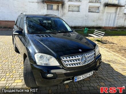 Мерседес МЛ класс 2007 в Сарате на Automoto.ua Черный Мерседес МЛ класс, объемом двигателя 3 л и пробегом 303 тыс. км за 12000 $, фото 1 на Automoto.ua