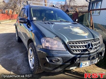 Мерседес ML-Class 2007 у Умани на Automoto.ua Чорний Мерседес ML-Class, об'ємом двигуна 3 л та пробігом 270 тис. км за 9500 $, фото 1 на Automoto.ua