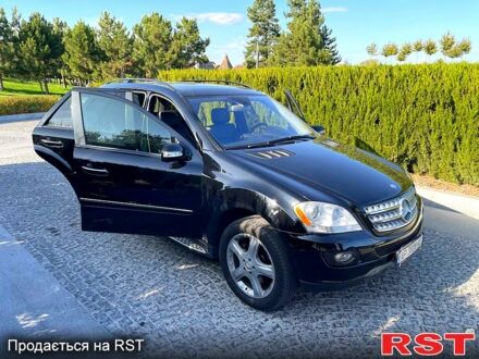 Мерседес ML-Class 2007 у Дніпро (Дніпропетровську) на Automoto.ua Чорний Мерседес ML-Class, об'ємом двигуна 3.5 л та пробігом 0 тис. км за 10999 $, фото 1 на Automoto.ua